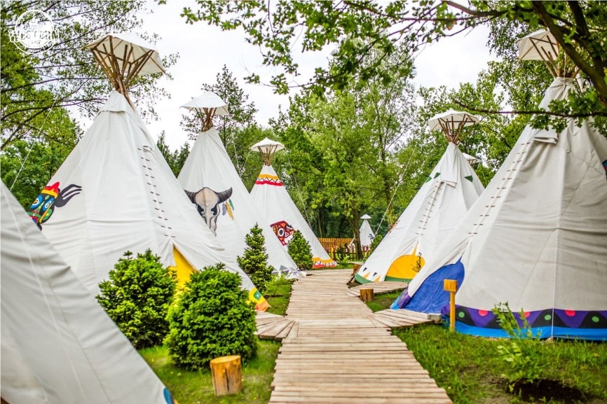 Jak wejść na atrakcję poza główną kolejką?