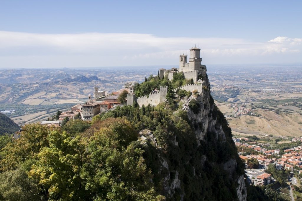 San Marino 31 km²